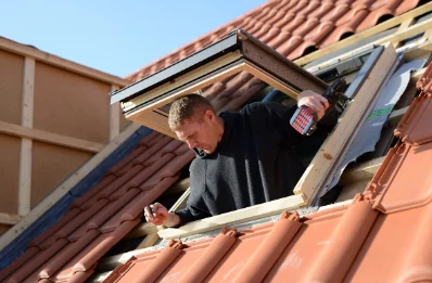Pose de fenêtres de toit Velux à Évin-Malmaison